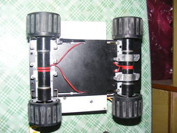 跨界创新 工程师打造太阳能驱动、Wi-Fi与3G双控的舵轮机器人